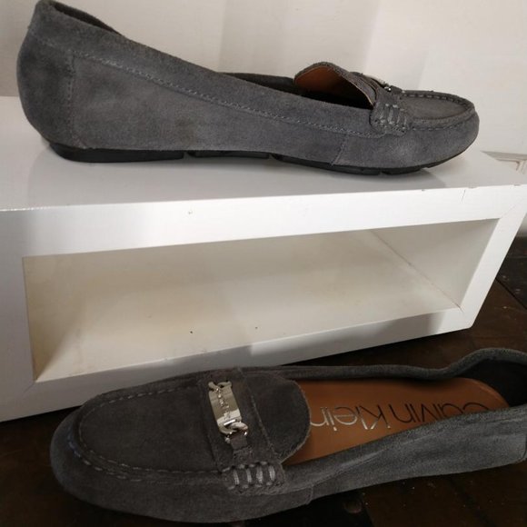 Calvin Klein - Picture 3 of 6